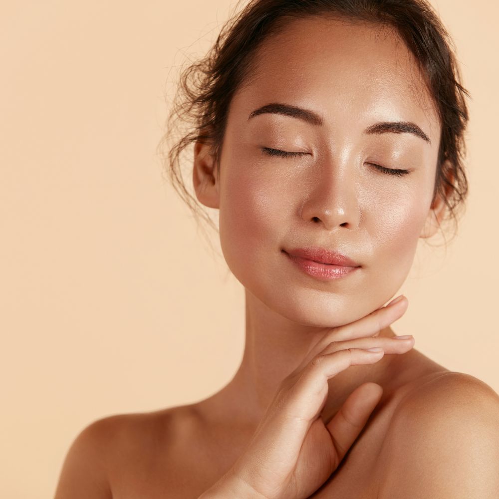 How to Use Glow Drops on Your Face