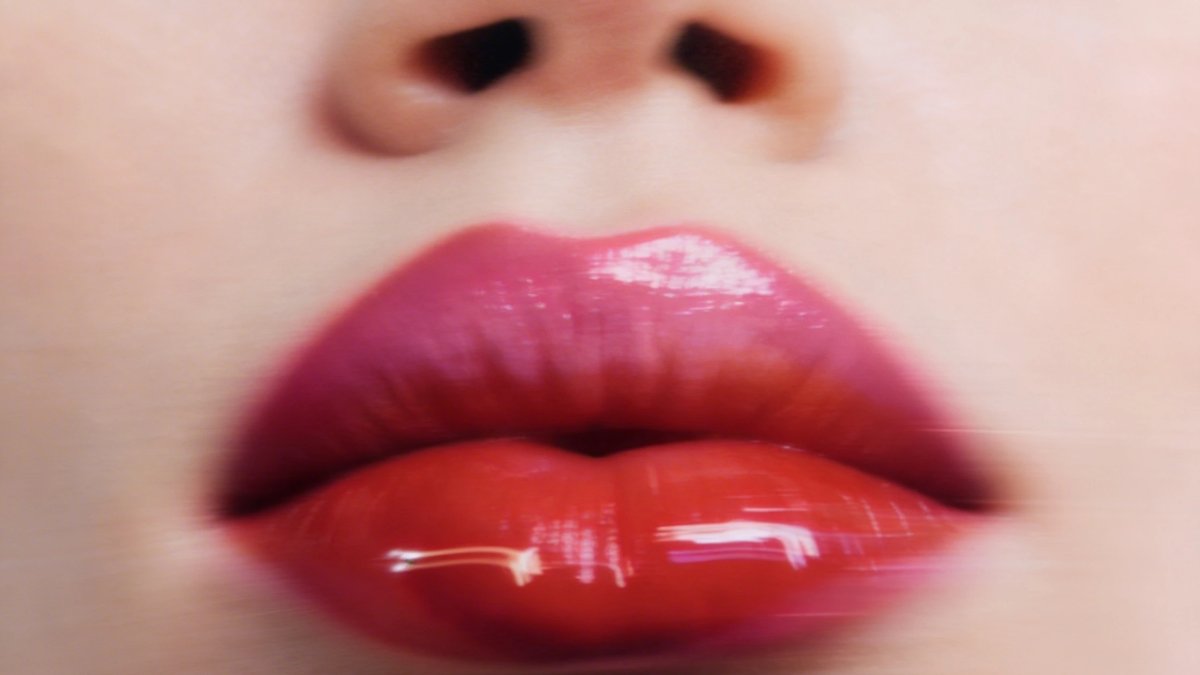 Natural Lip Gloss: The Definitive Guide to Clean, High-Performance Shine